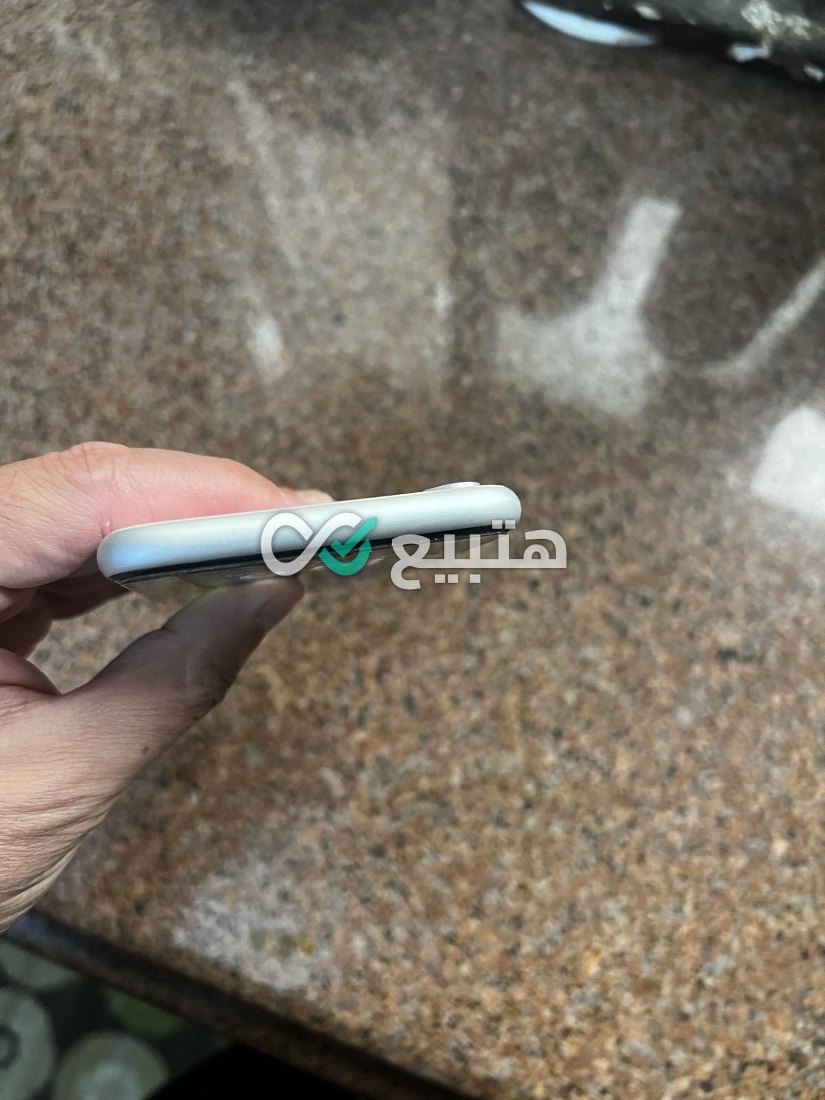 iPhone XR — 4