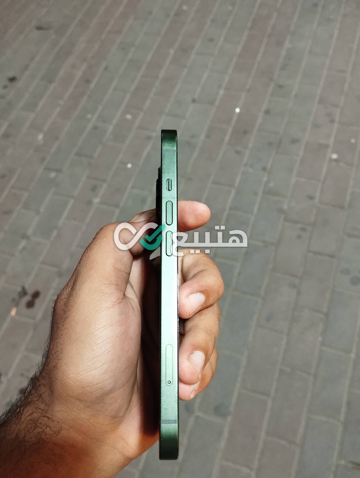 iPhone 13 — 2